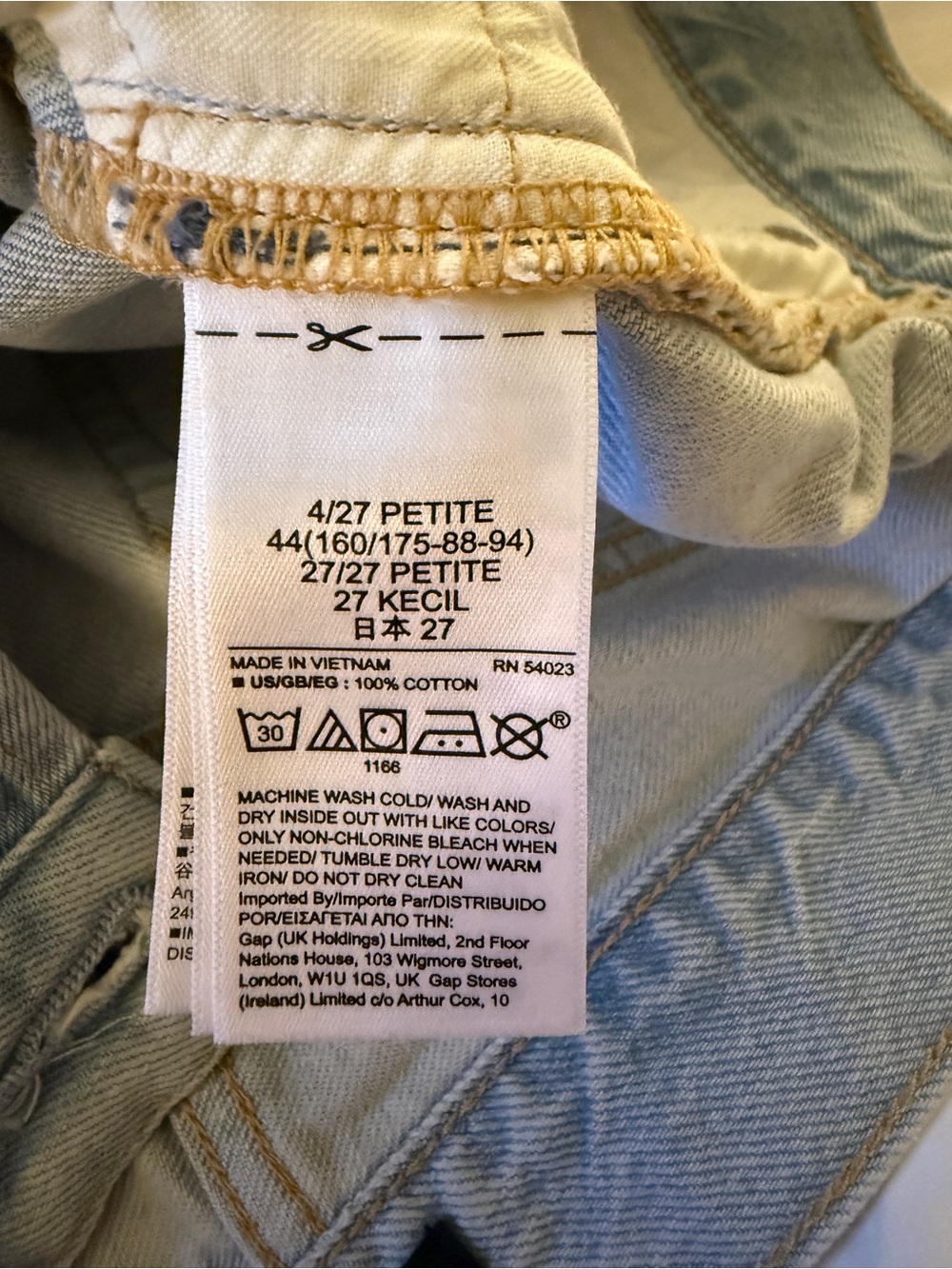 *NWT* GAP Denim Mid-Rise Boyfriend Jeans - Light Wash, Size 27/4 Petite - Picture 11 of 11
